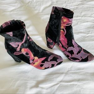 STEVE MADDEN Floral Velvet Heeled Booties